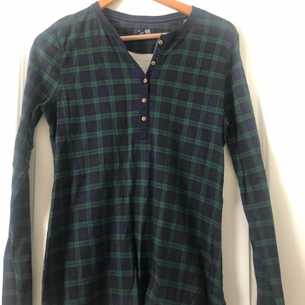 Plaid long sleeve shirt.
